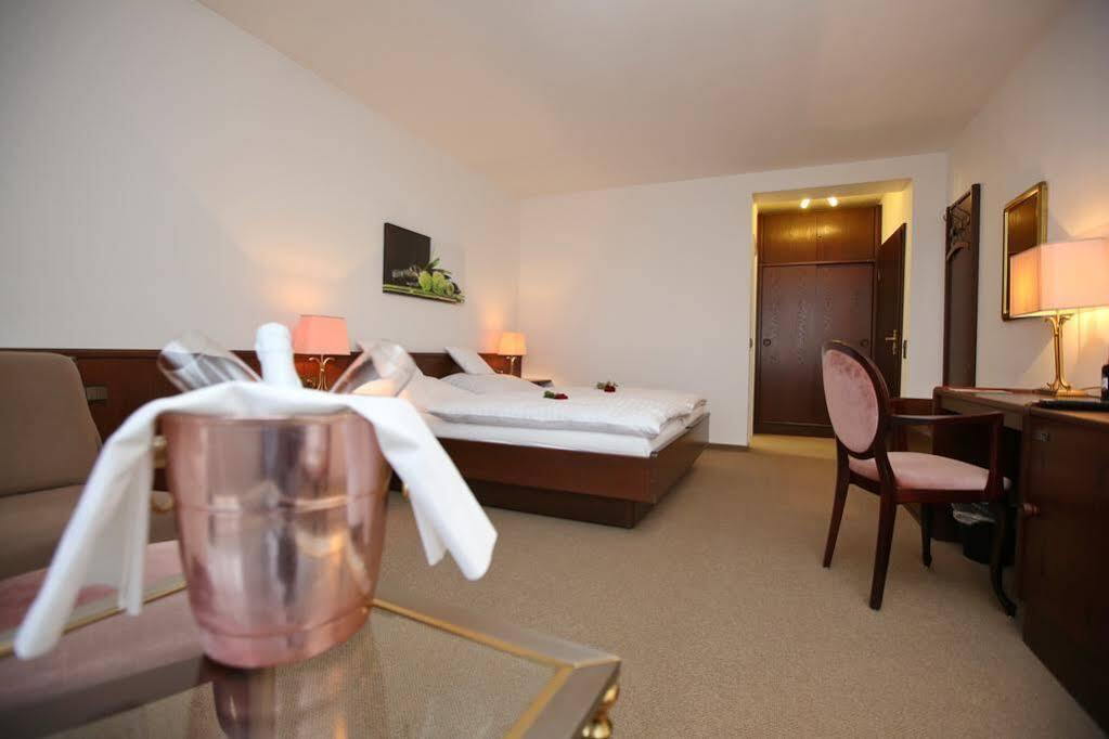 Hotel Am Peterstor Montabaur Exterior foto